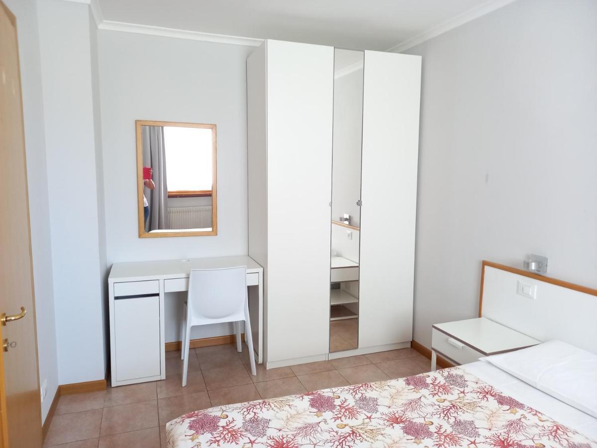 Hotel Lydia Градо Экстерьер фото