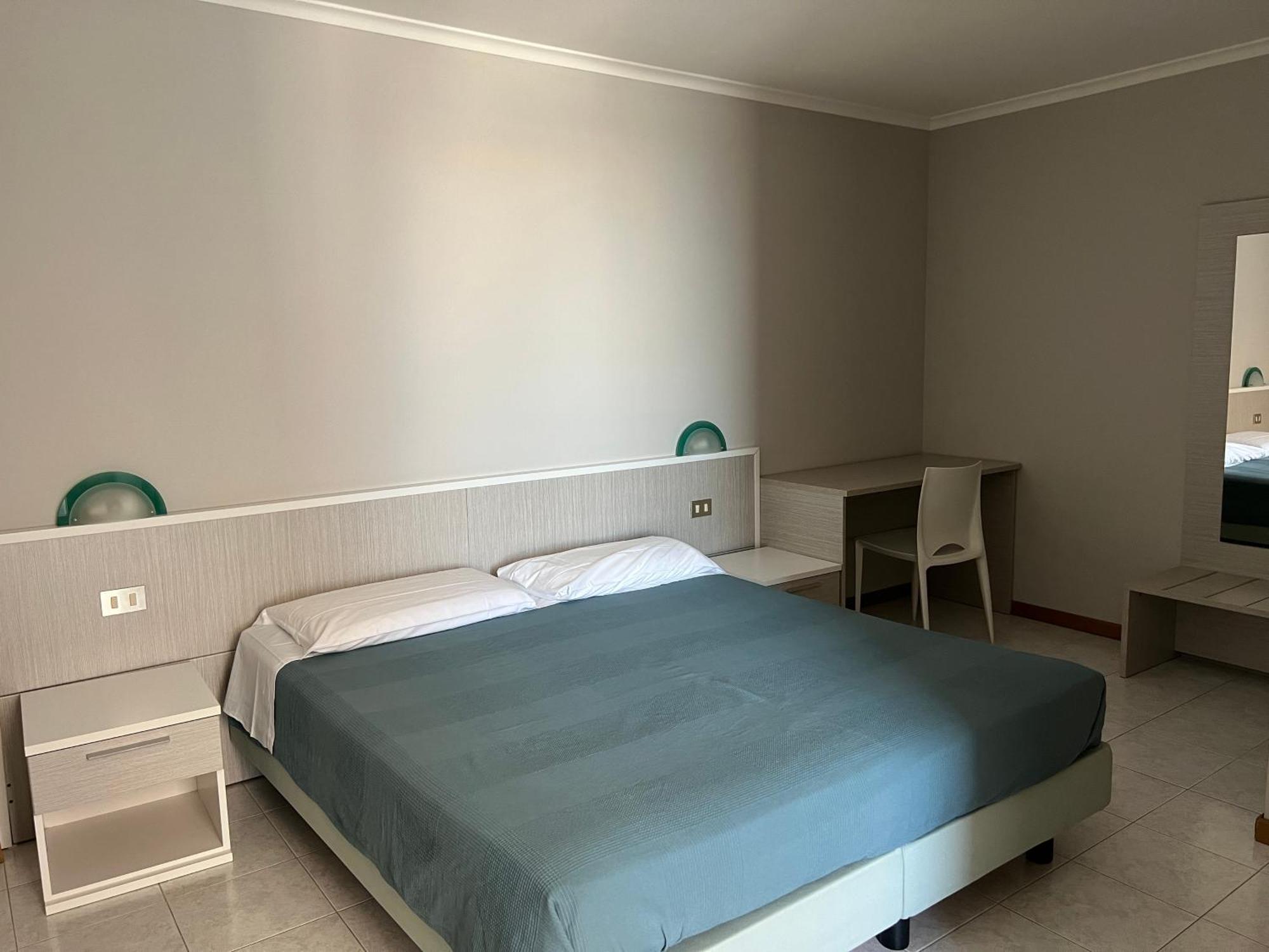Hotel Lydia Градо Экстерьер фото
